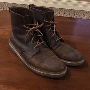 Dark brown leather foam bottom Clark originals!